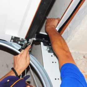 Residential & Commercial Garage Door Repair Service In Vancouver